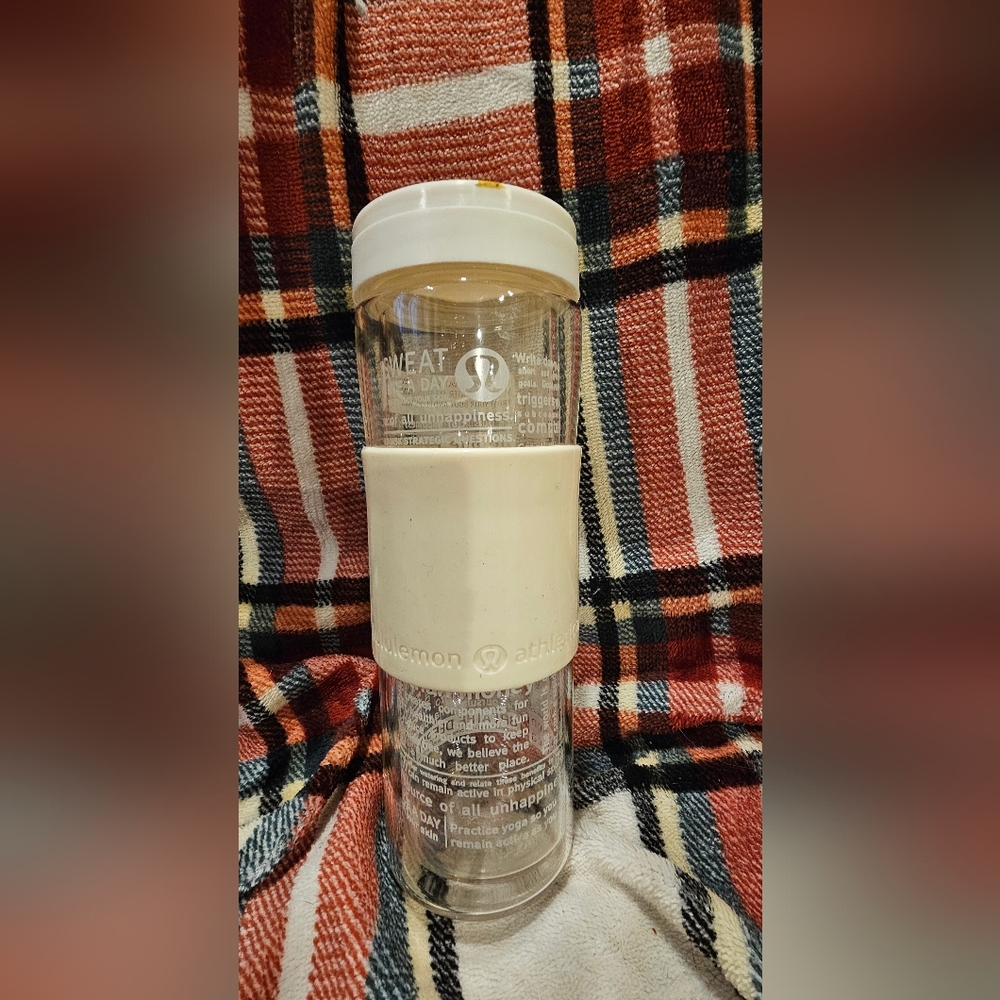 Lululemon glass water bottle